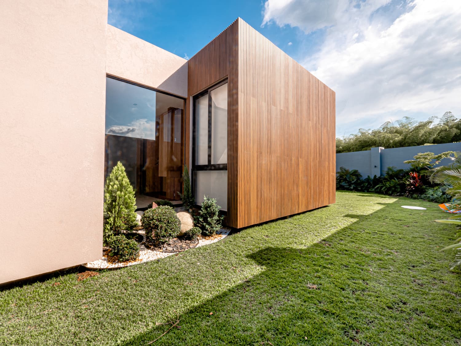 Paneles 3D para Exteriores - Revestimientos de Pared en WPC